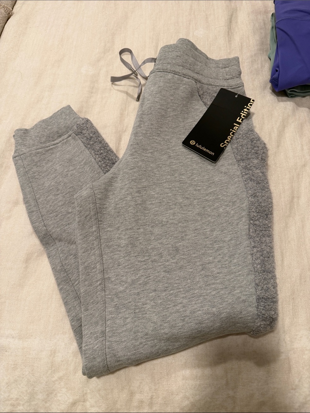 Lululemon scuba jogger Sherpa stripe special edition NWT